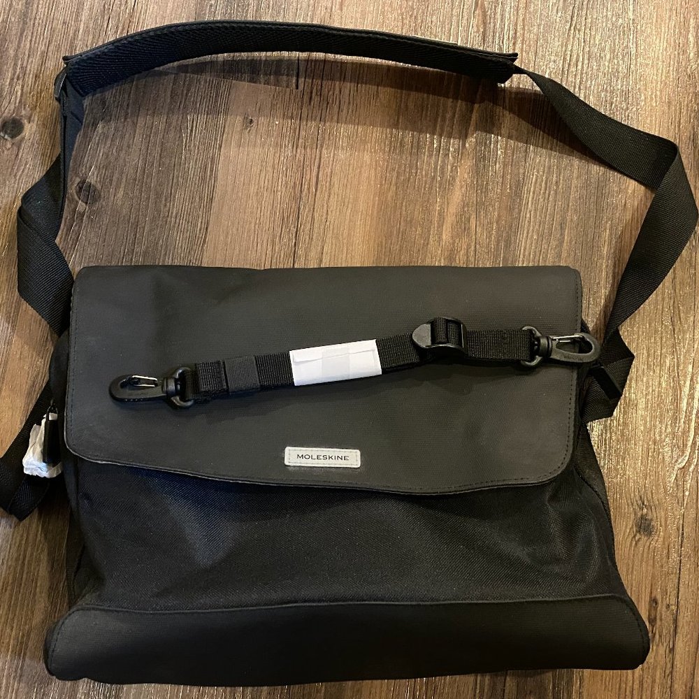 Moleskin Nomad Messenger Bag, Black